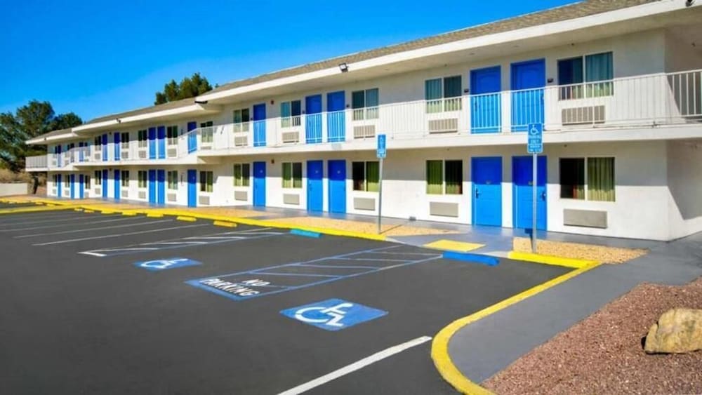 Motel6 Victorville, CA - Apple Valley 39/49