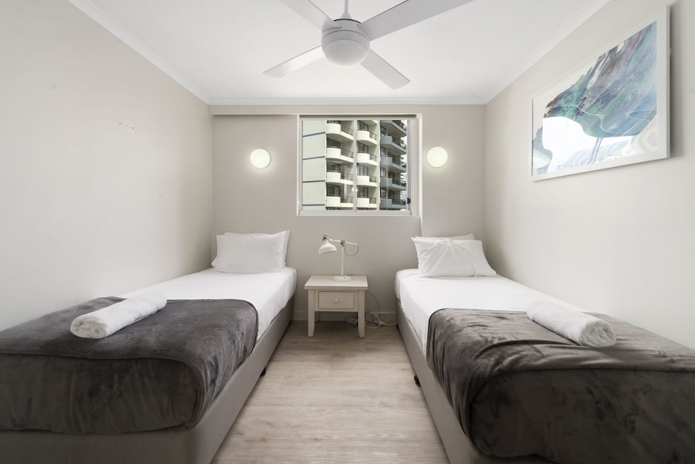 Sandpiper Apartments 23/71