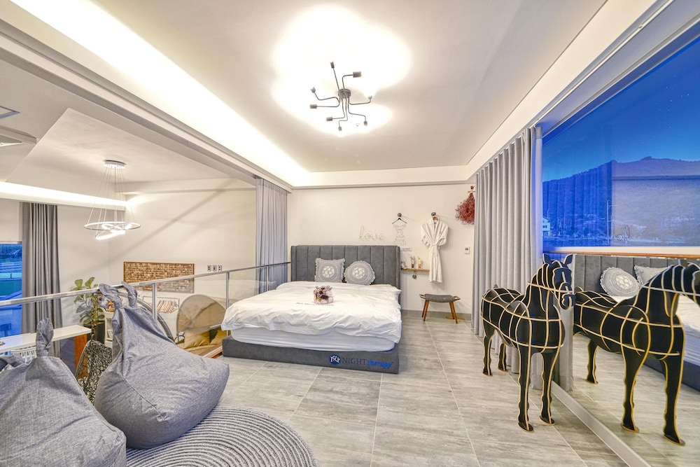 Seogwipo Dawa Pool Villa Pension 32/50