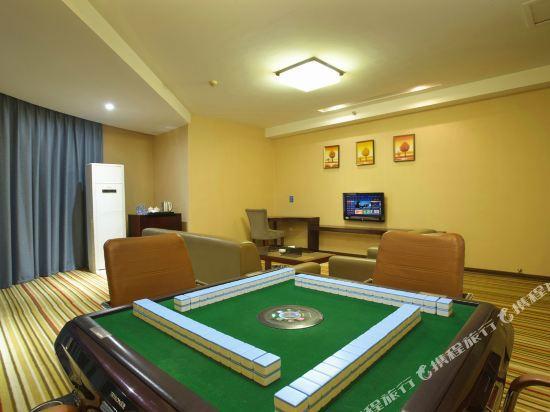 Huamao Hotel 18/23
