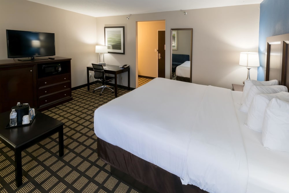 Baymont By Wyndham Detroit Airport/Romulus 8/36
