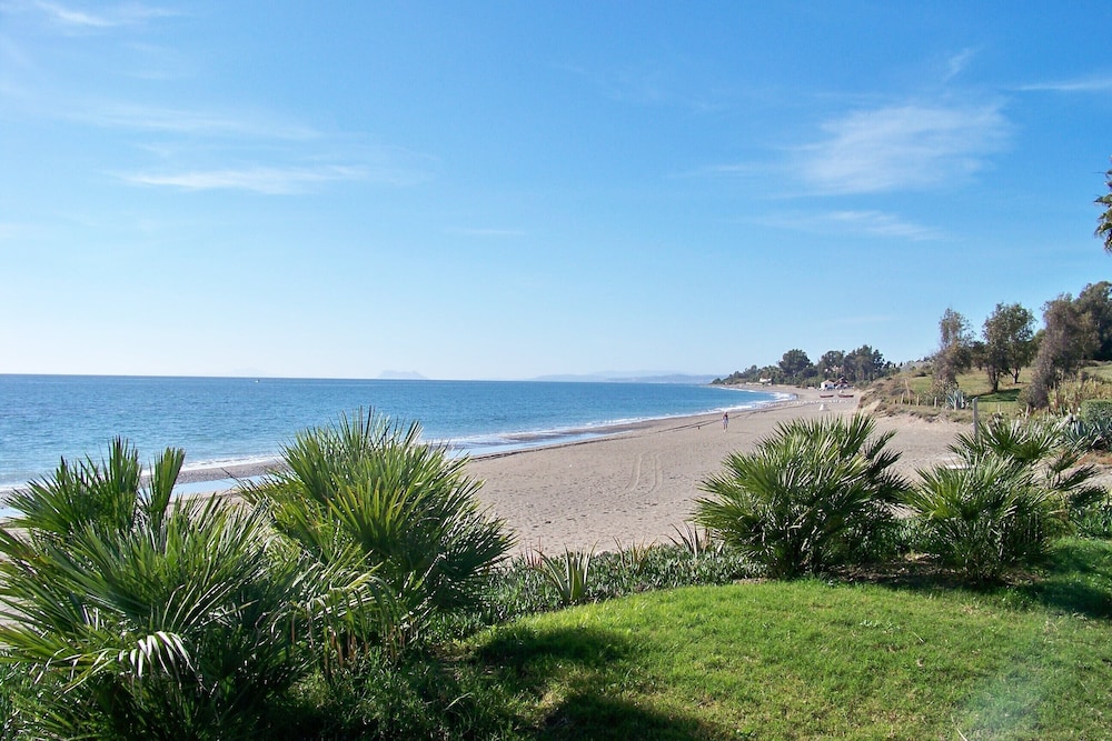Las Dunas Grand Luxury Hotel 47/49