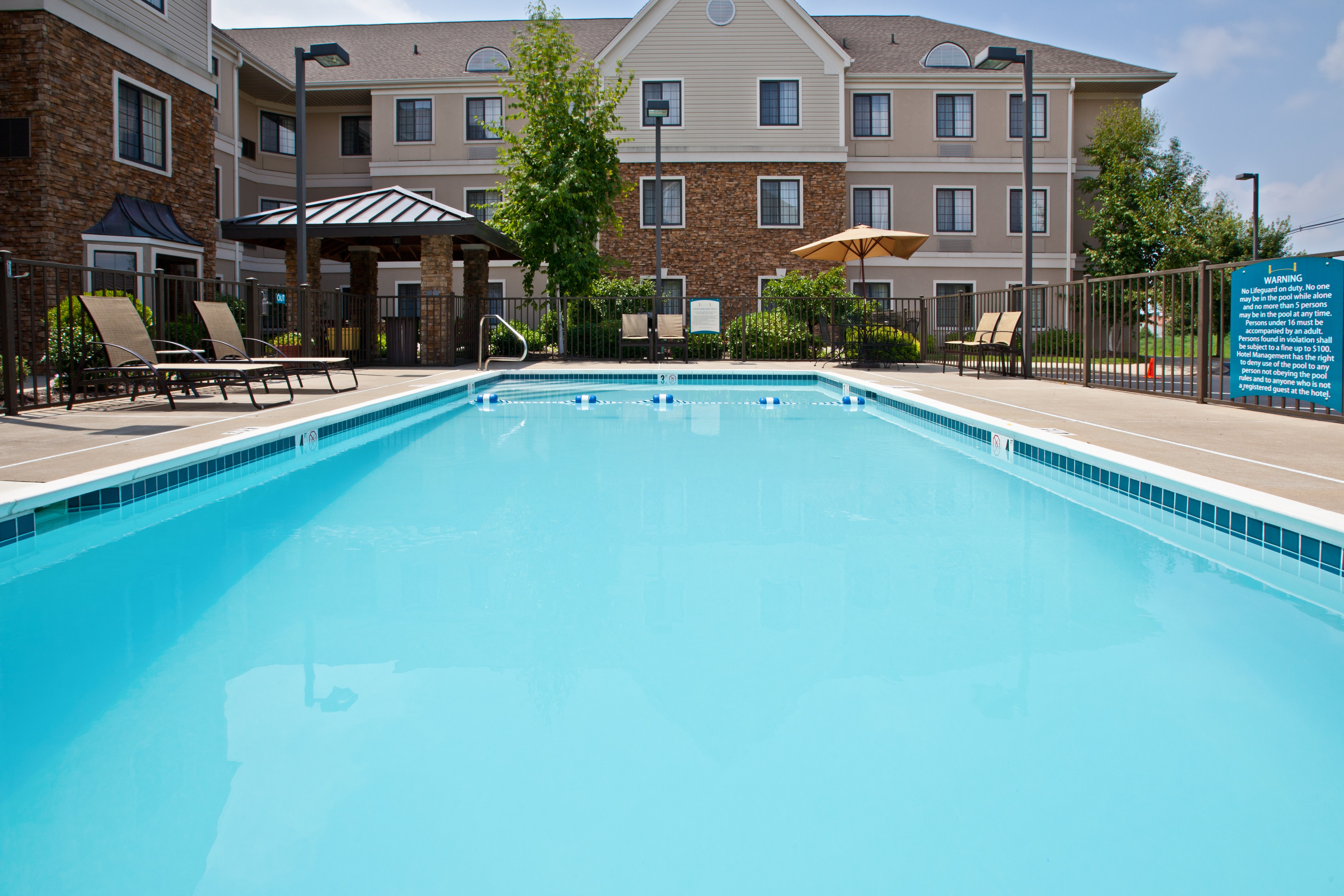 Staybridge Suites Louisville-East 60/61