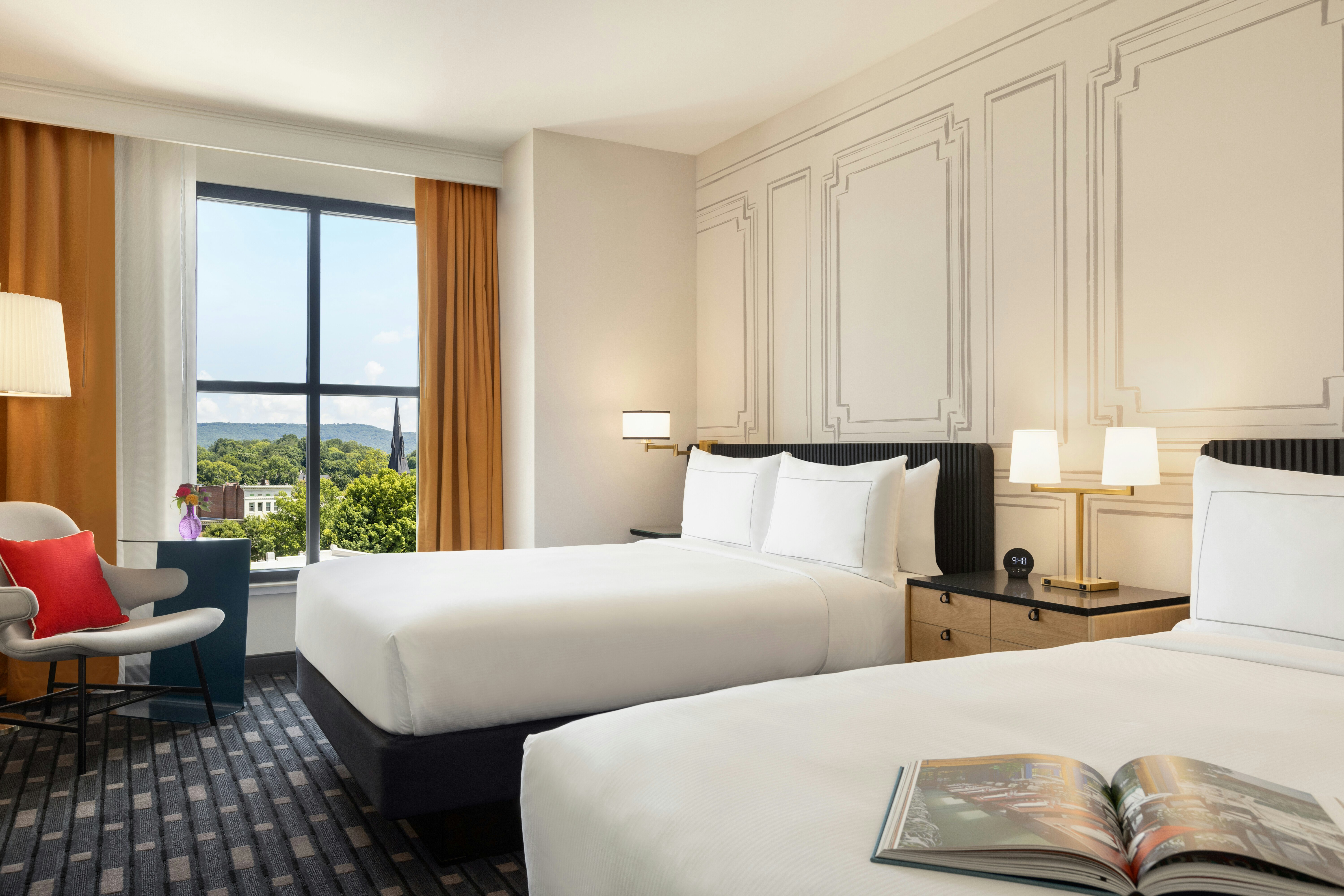 DELUXE, 2 QUEEN BEDS