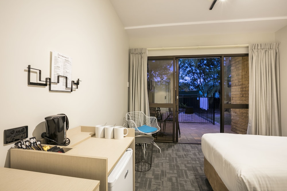 Nightcap At Kawana Waters Hotel 19/65