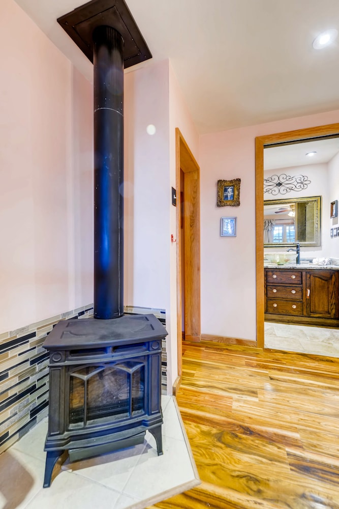 Cliff House Lodge Bed and Breakfast 11/72