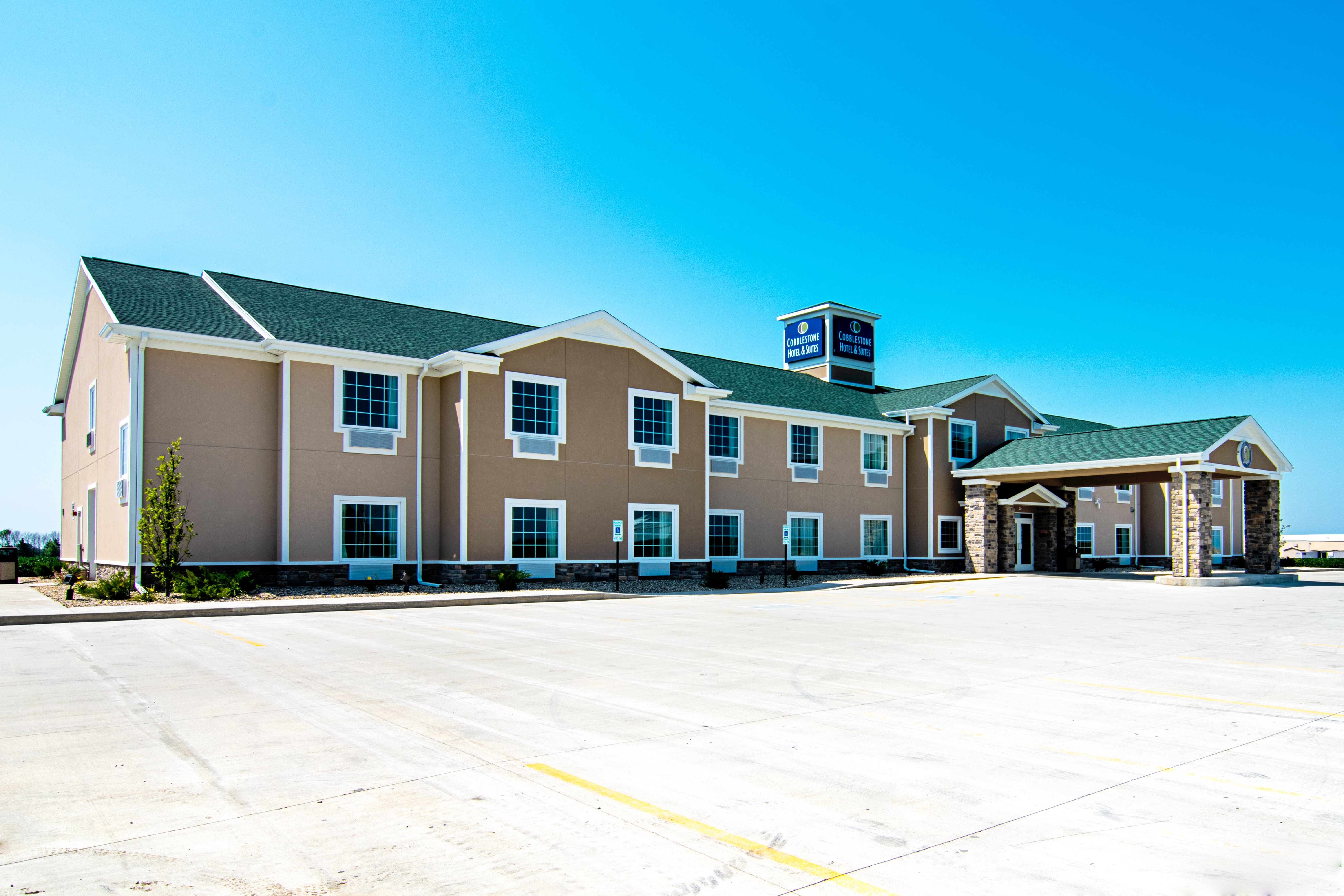 Cobblestone Hotel & Suites - Paxton 2/63