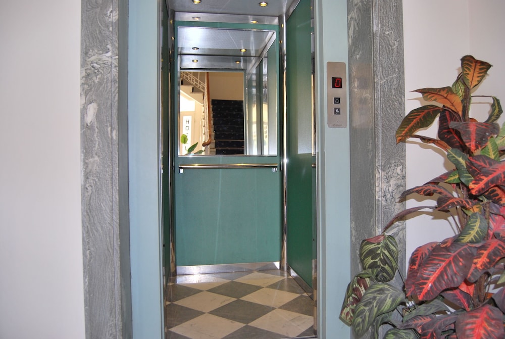 Coluccini Hotel 33/33
