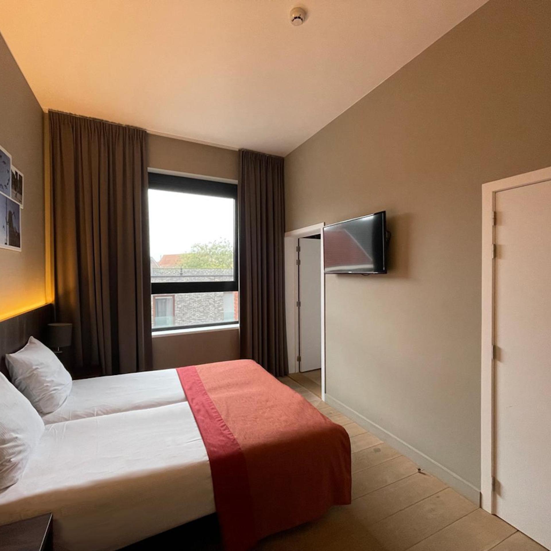 City, Triple, Single Bed