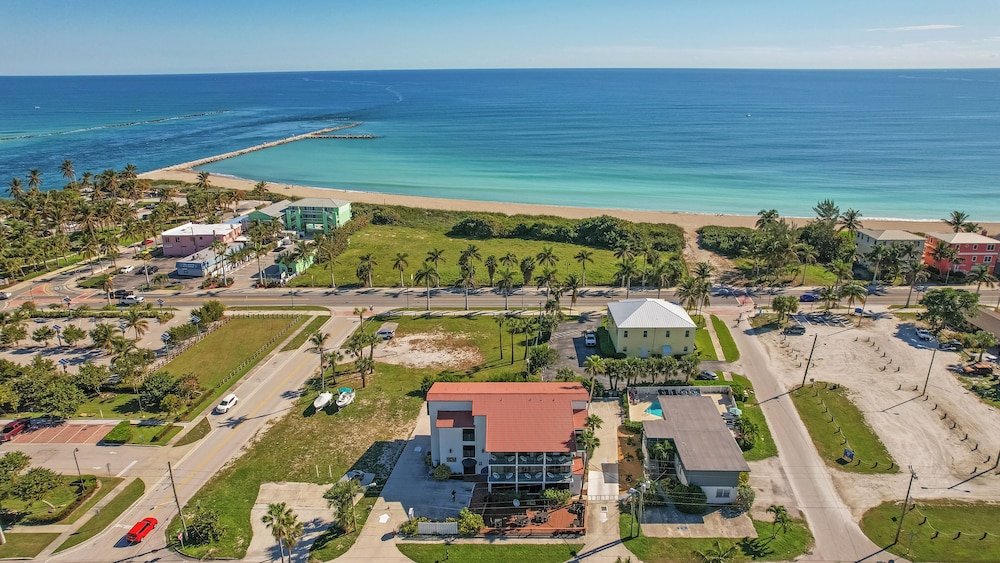 The Royal Inn Beach Hotel Hutchinson Island 61/66