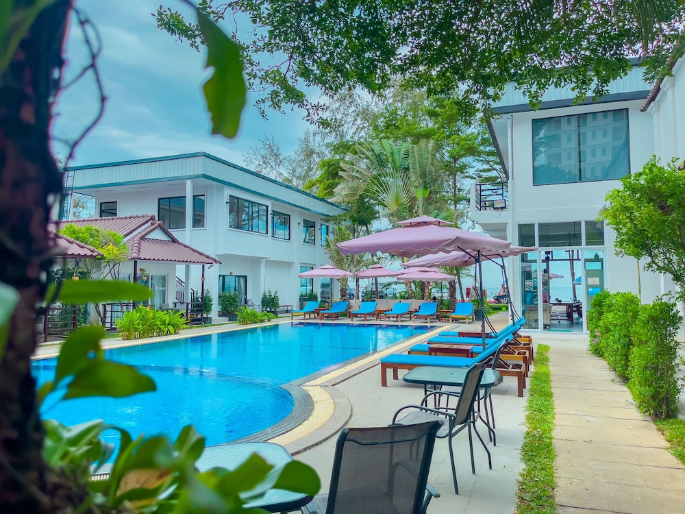 Sea Breeze Resort 39/50