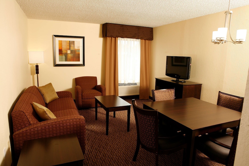Best Western Plus Goldsboro 23/32