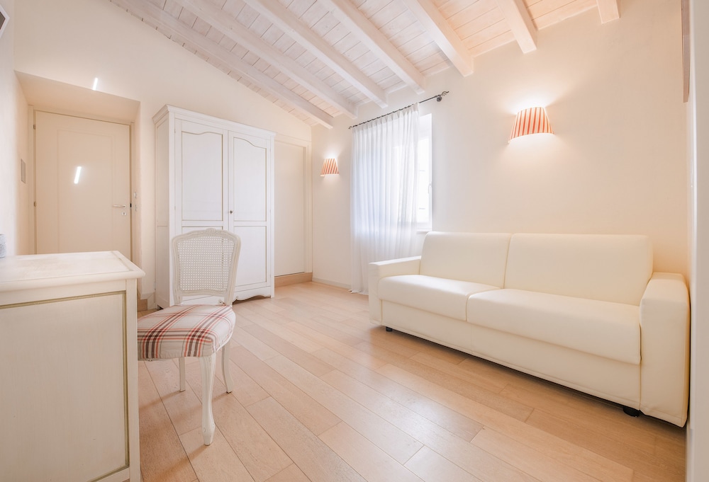 Hotel Villa Moron 23/50