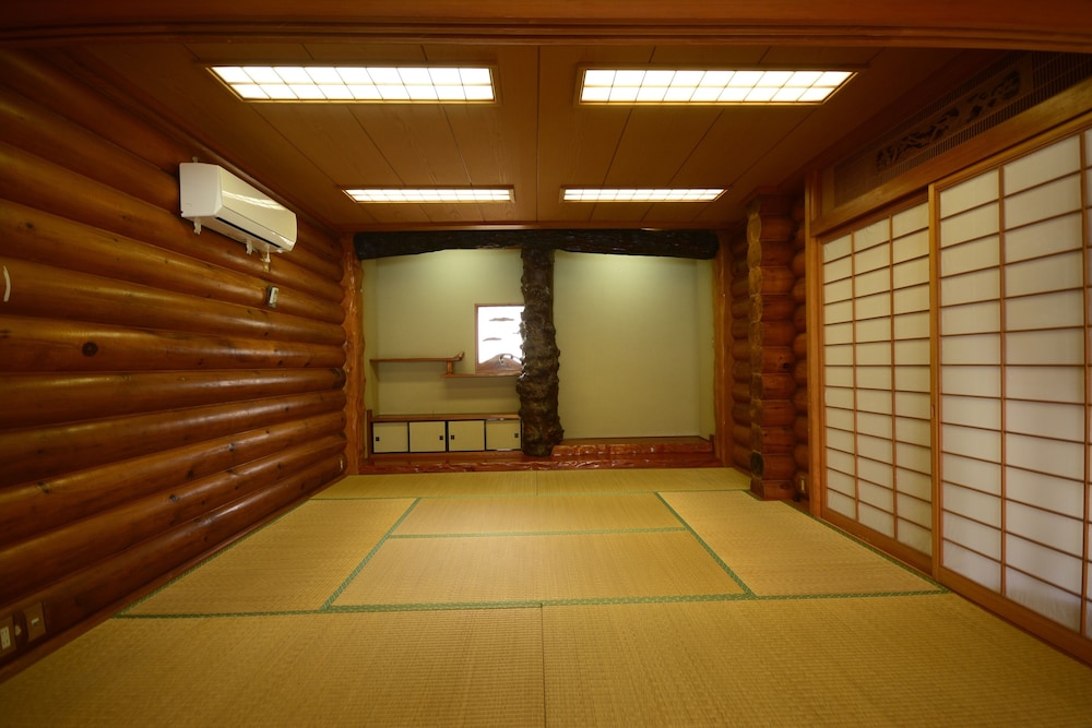Buzz Resort (ex. Designers Resort Nakadoma Inn) 36/67