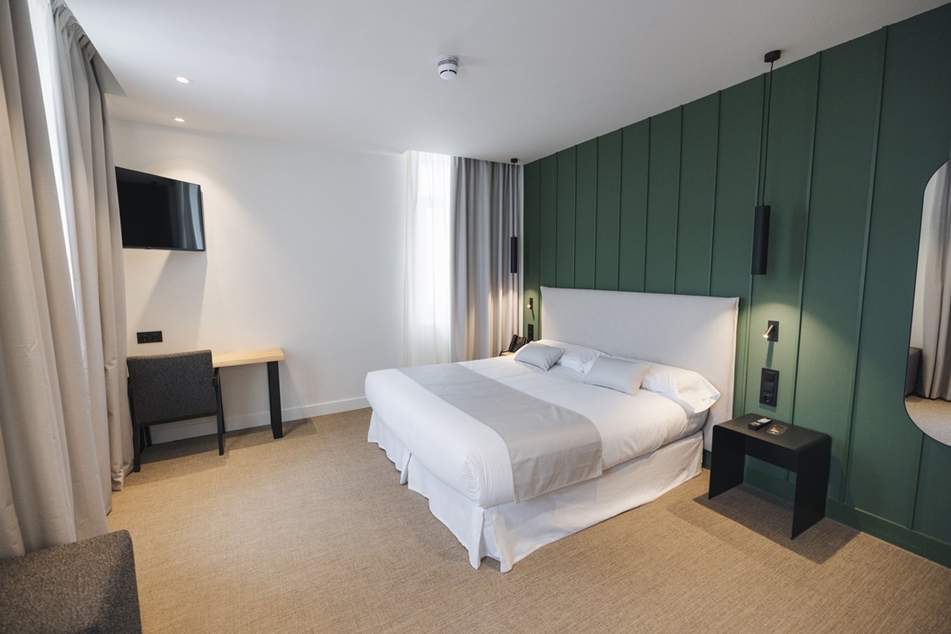 Hotel Mondragon 10/50