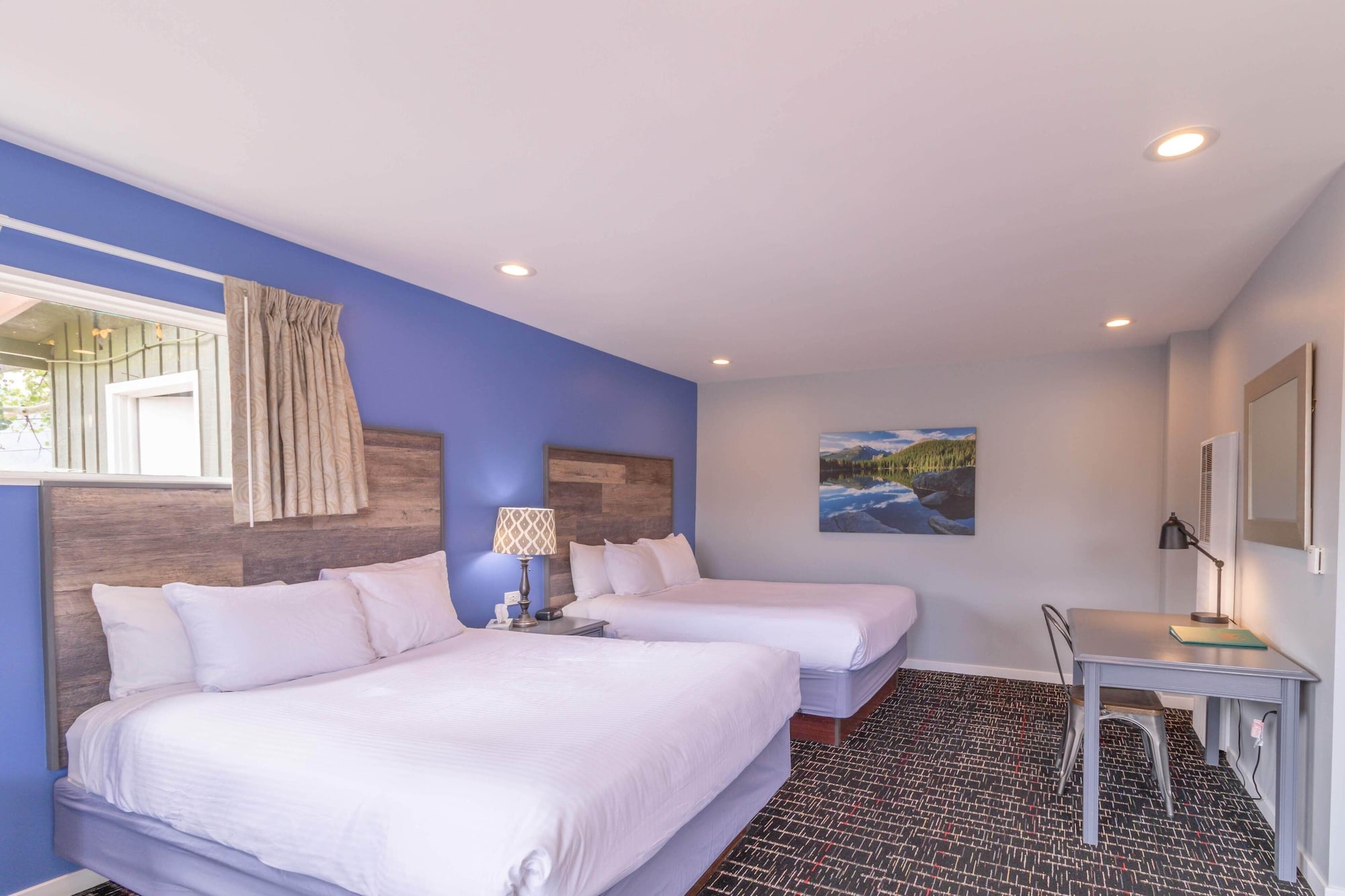 Coyot, 2 Queen Beds
