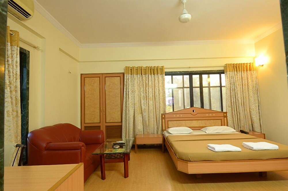Hotel Pooja International 13/38