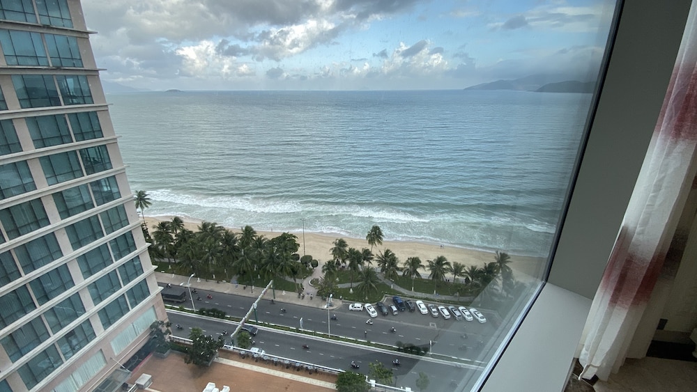 Balcony Seaview Nha Trang Centre 8/61