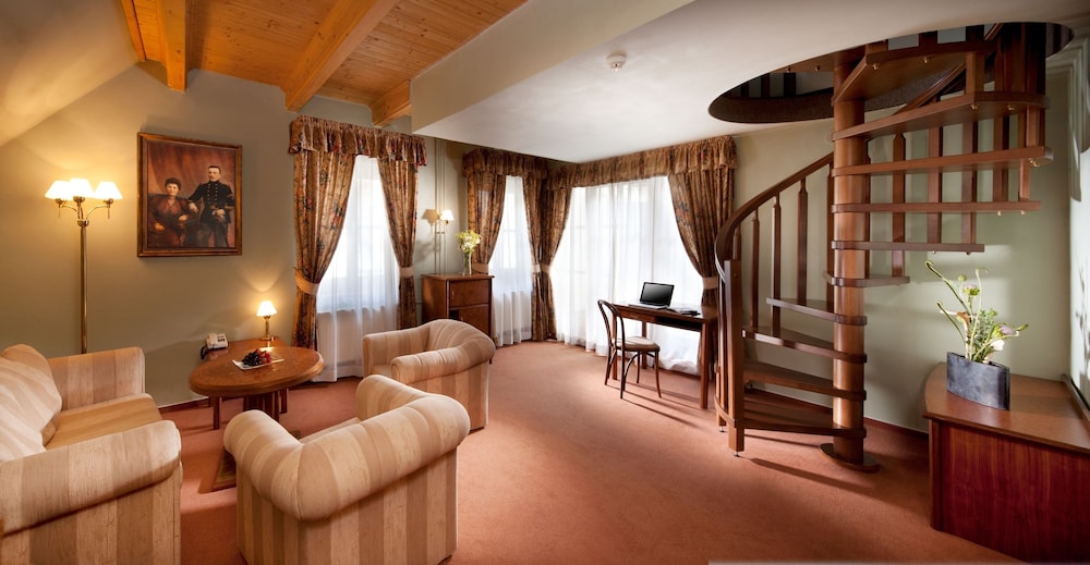 HOTEL CONCERTINO ZLATA HUSA 45/73
