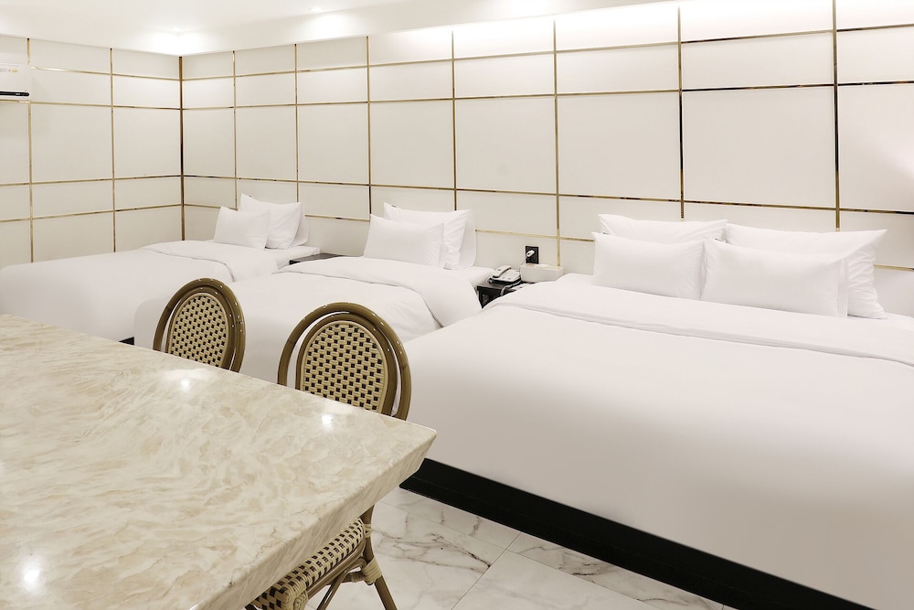 Hotel Tomgi 76/99