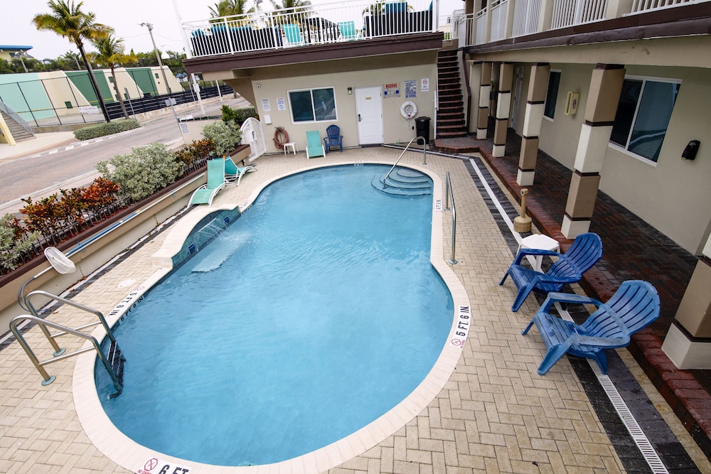 Caribbean Resort Suites 59/65