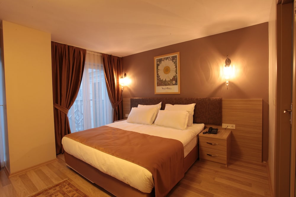 Hotel Ottoman Luxury 12/69