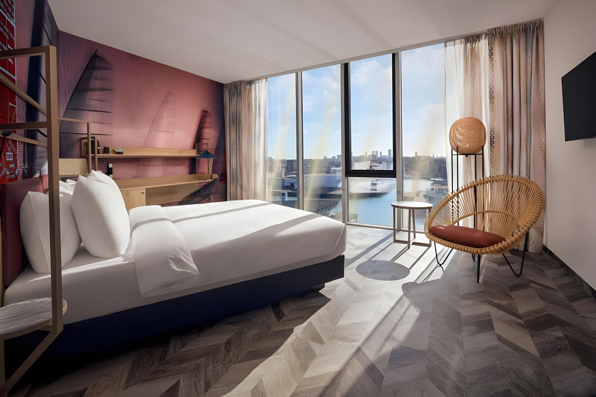 ROOM, DOUBLE BED, CITY VIEW, XL
