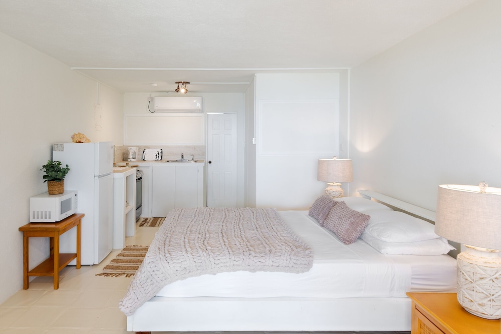 MoonRaker Beach Hotel 16/50