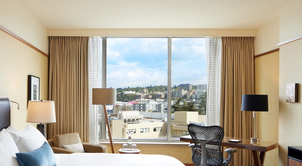 1 Hotel Seattle 41/84