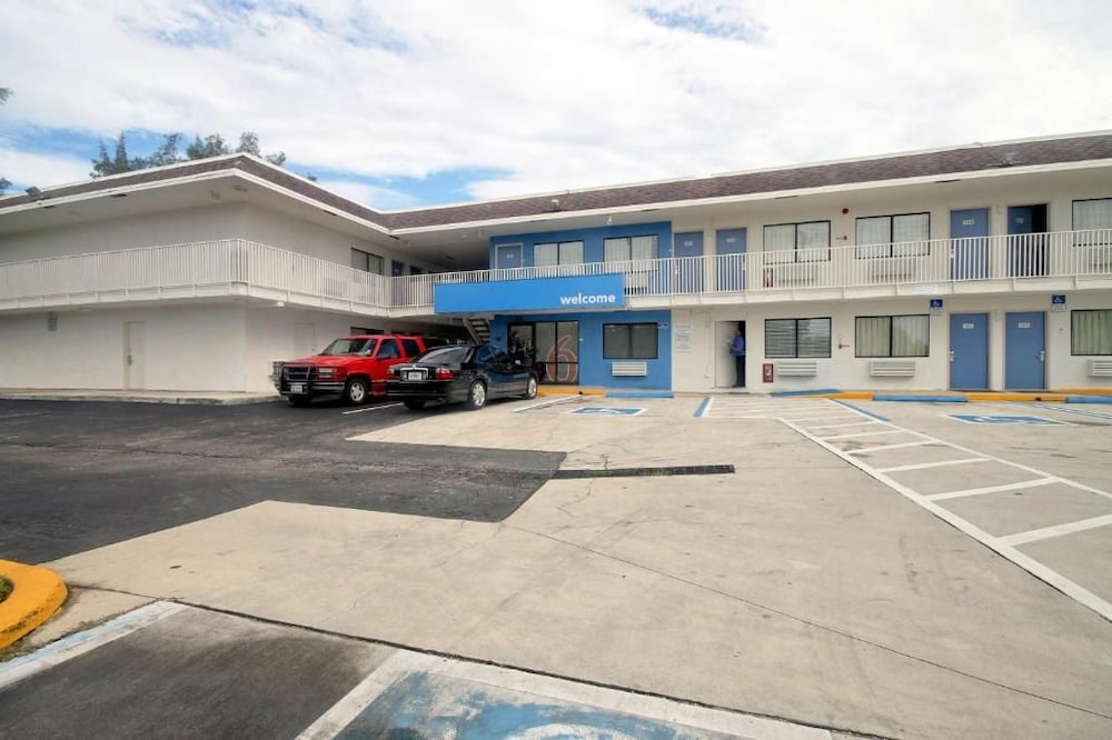 Motel6 Dania Beach, FL 45/59