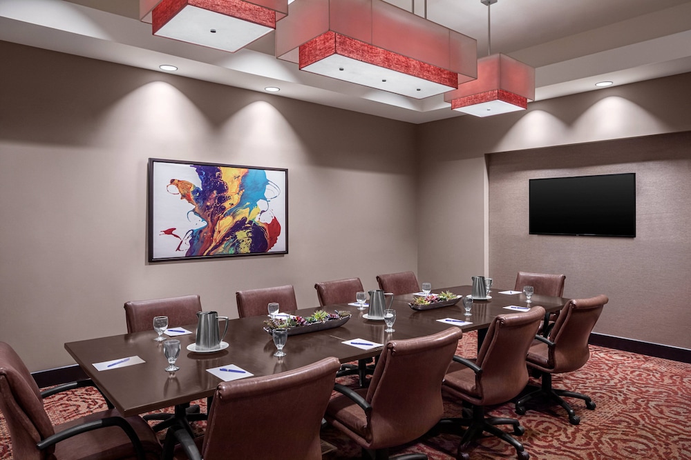 Delta Hotels Anaheim Garden Grove 35/41