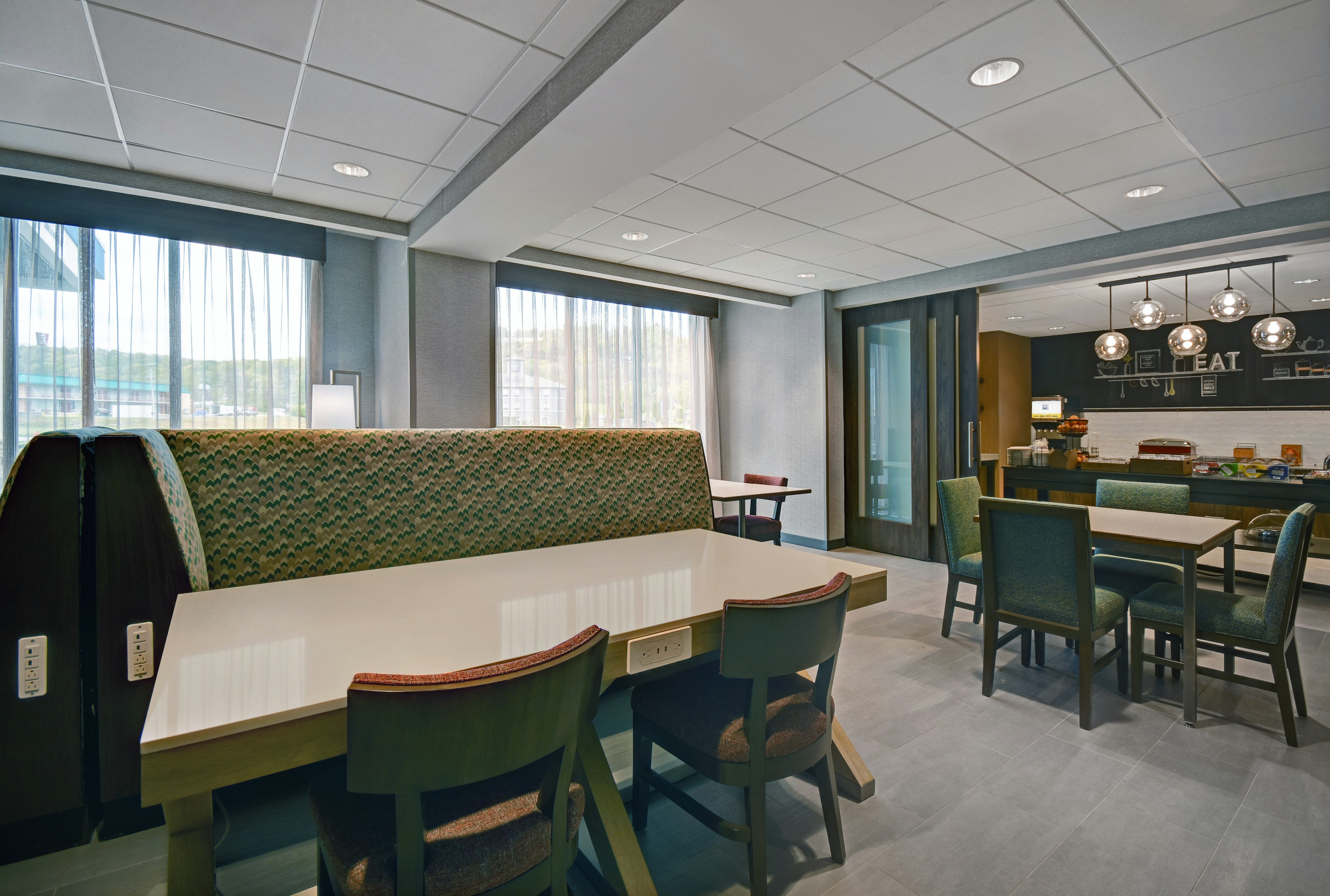 Hampton Inn Cave City 17/24