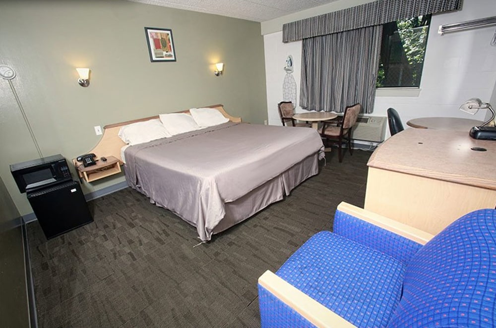 Meadowbrook Motor Lodge 11/16