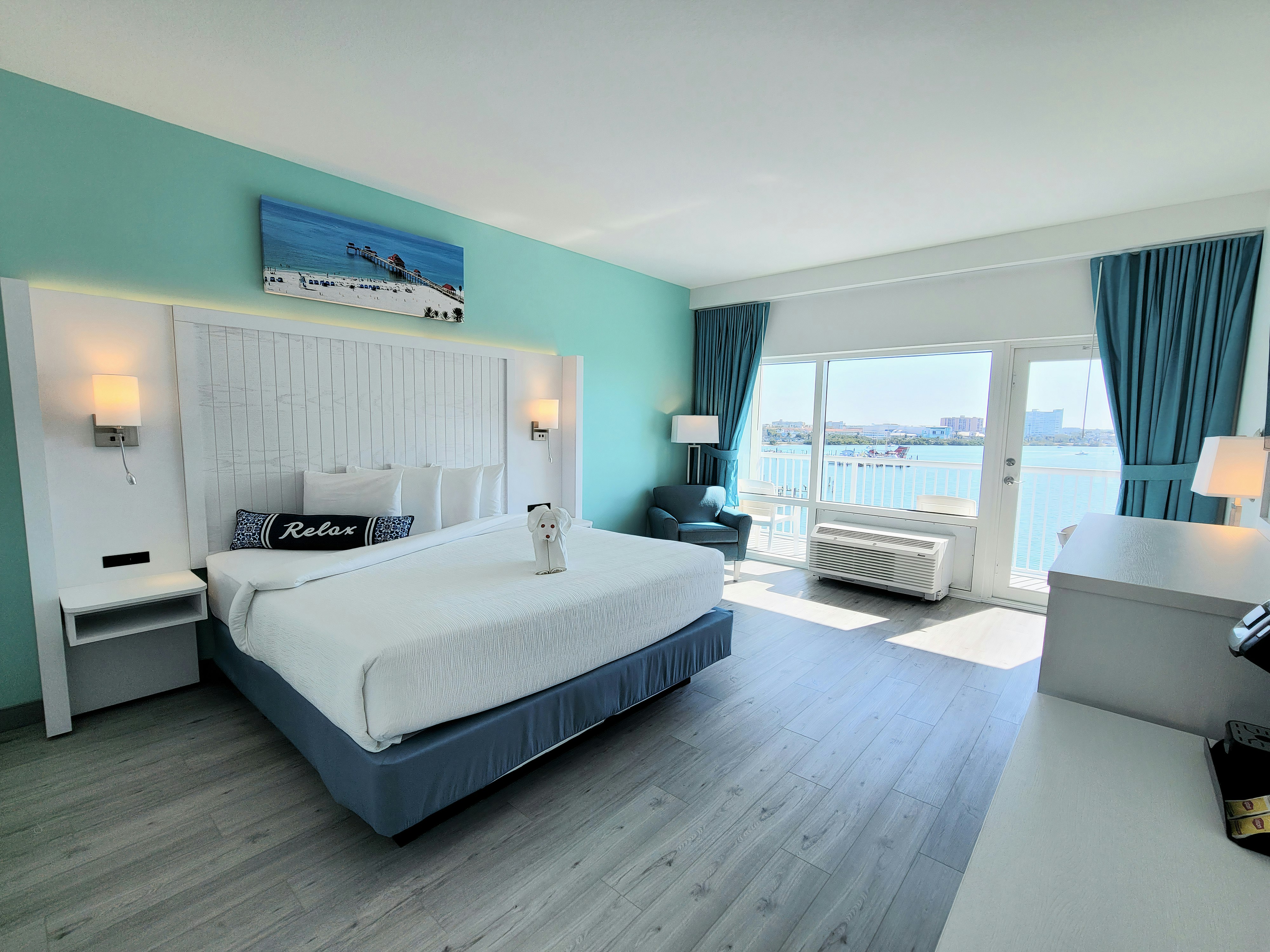 ChartHouse Clearwater Beach Marina Hotel 18/67