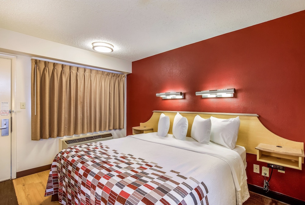 Red Roof Inn Detroit - Plymouth/Canton 11/23