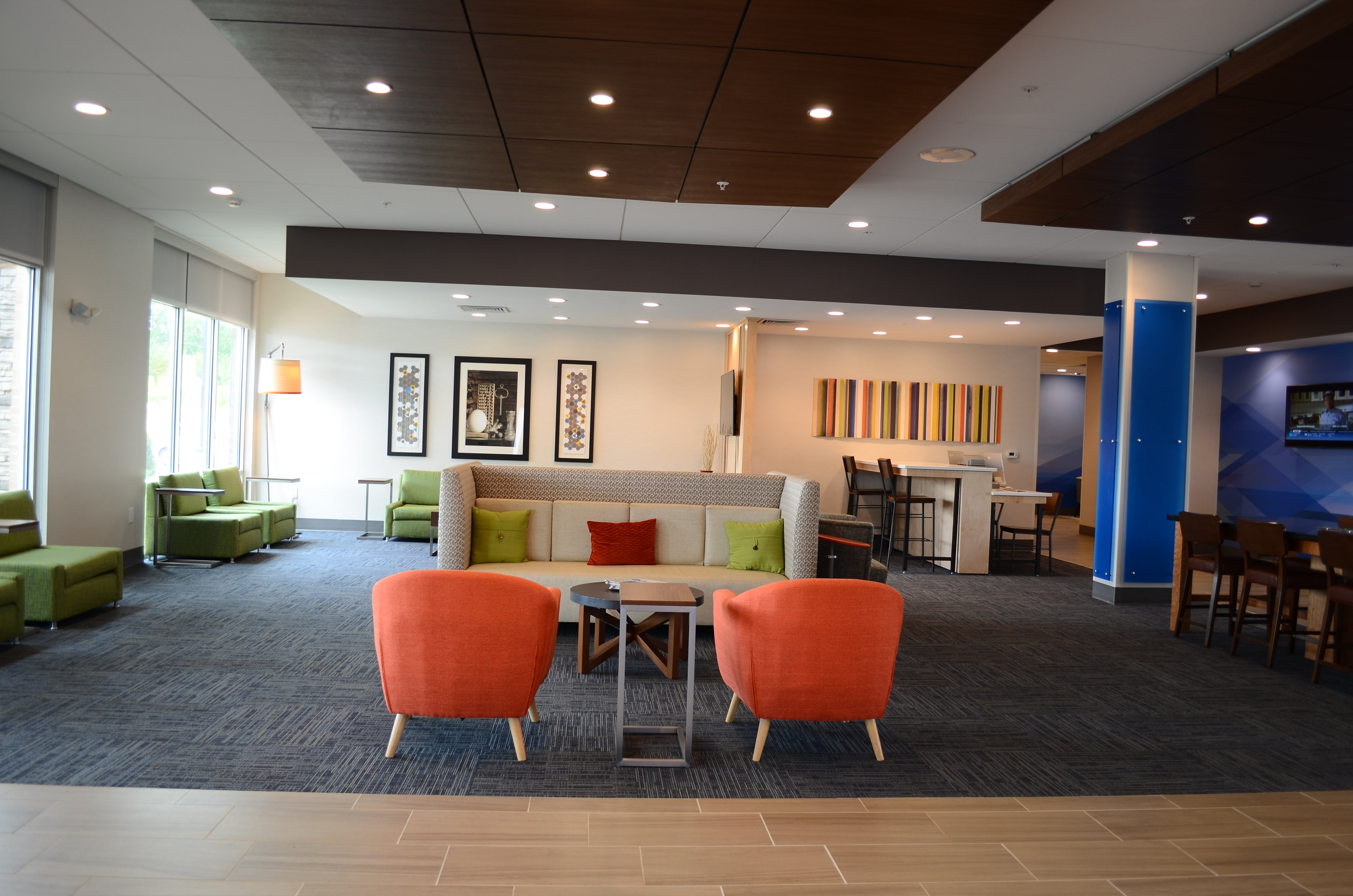 Holiday Inn Express Suites Charlotte Ne University Area 26/40