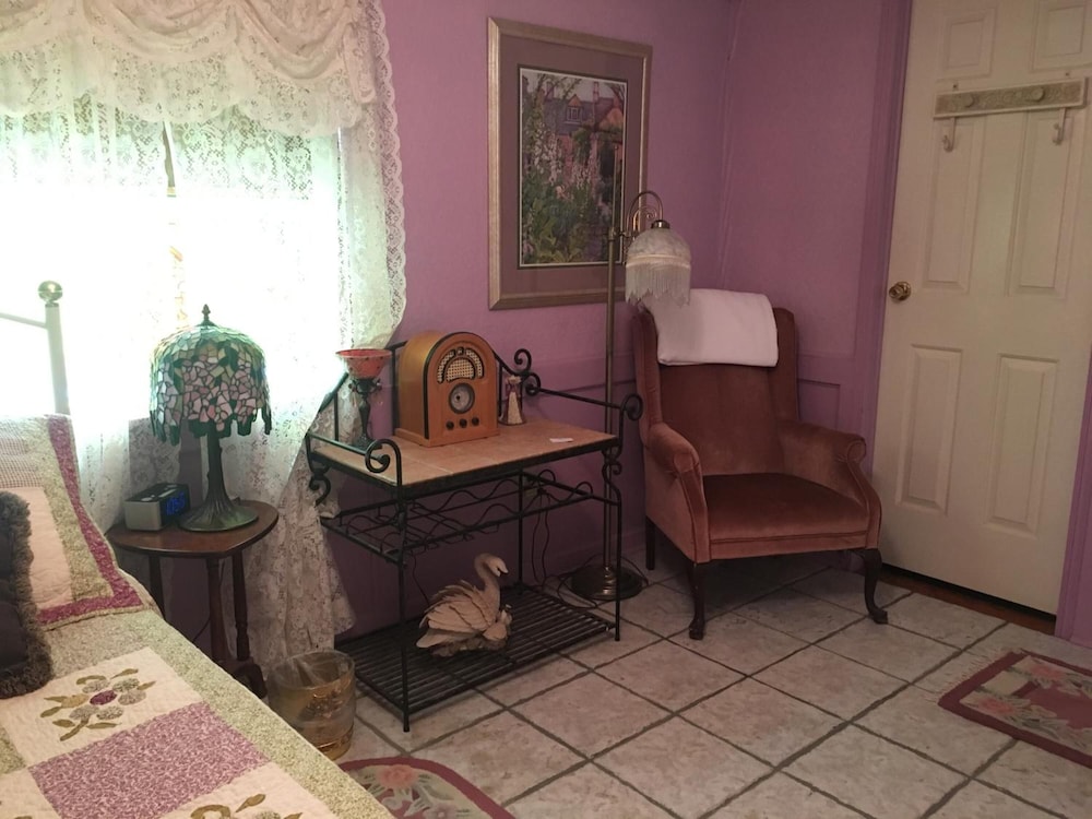 Shady Lady Bed & Breakfast 38/61