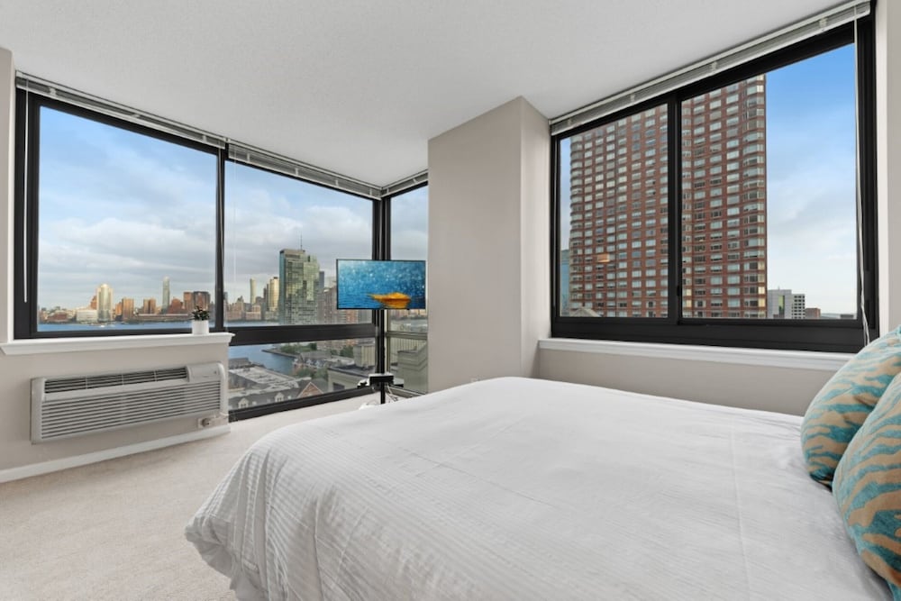 Global Luxury Suites Downtown Jersey City 15/71