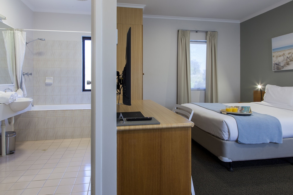 Kings Park Motel 40/65