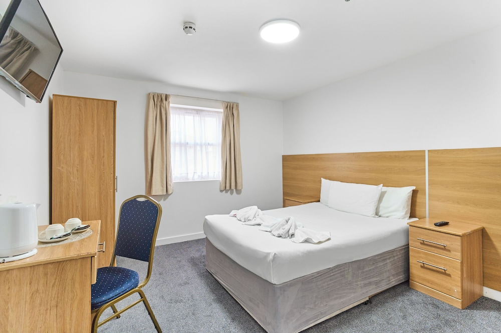 ROOM, DOUBLE BED