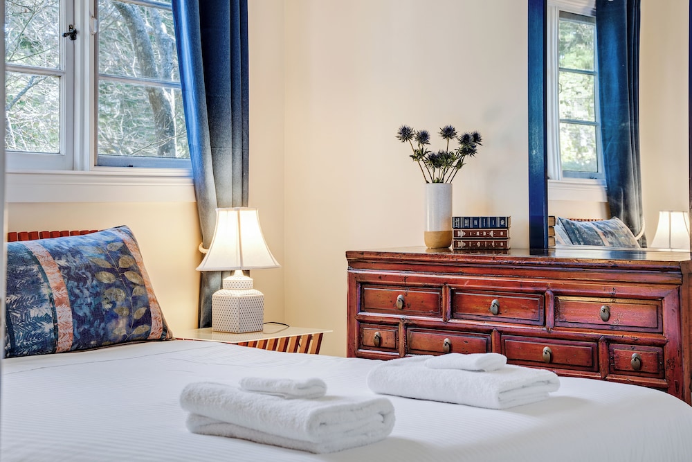 WHISPERING PINES BOUTIQUE ACCOMMODATION 16/50