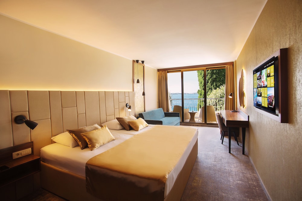 Grand Hotel Bernardin 6/50