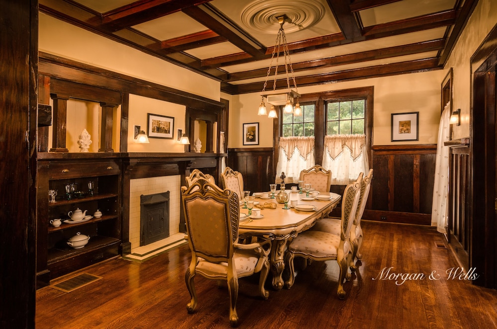 Morgan and Wells B&amp;B 22/24