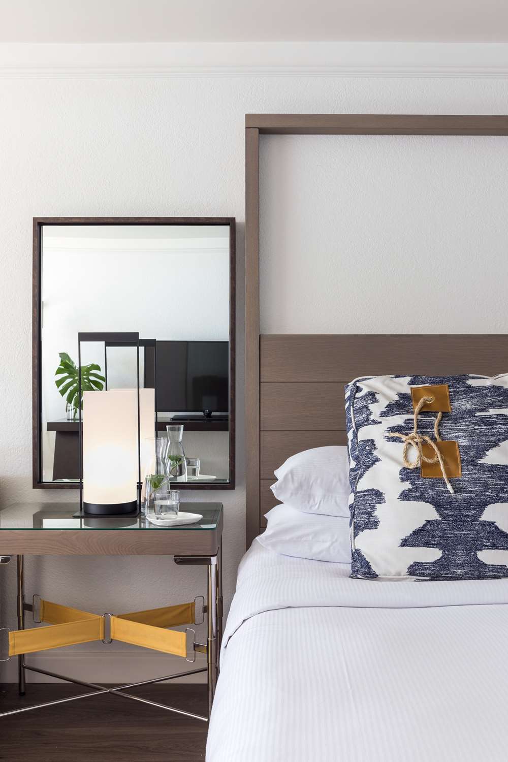 Room, King Bed, Water Front, Terrace, Hammock Wing
