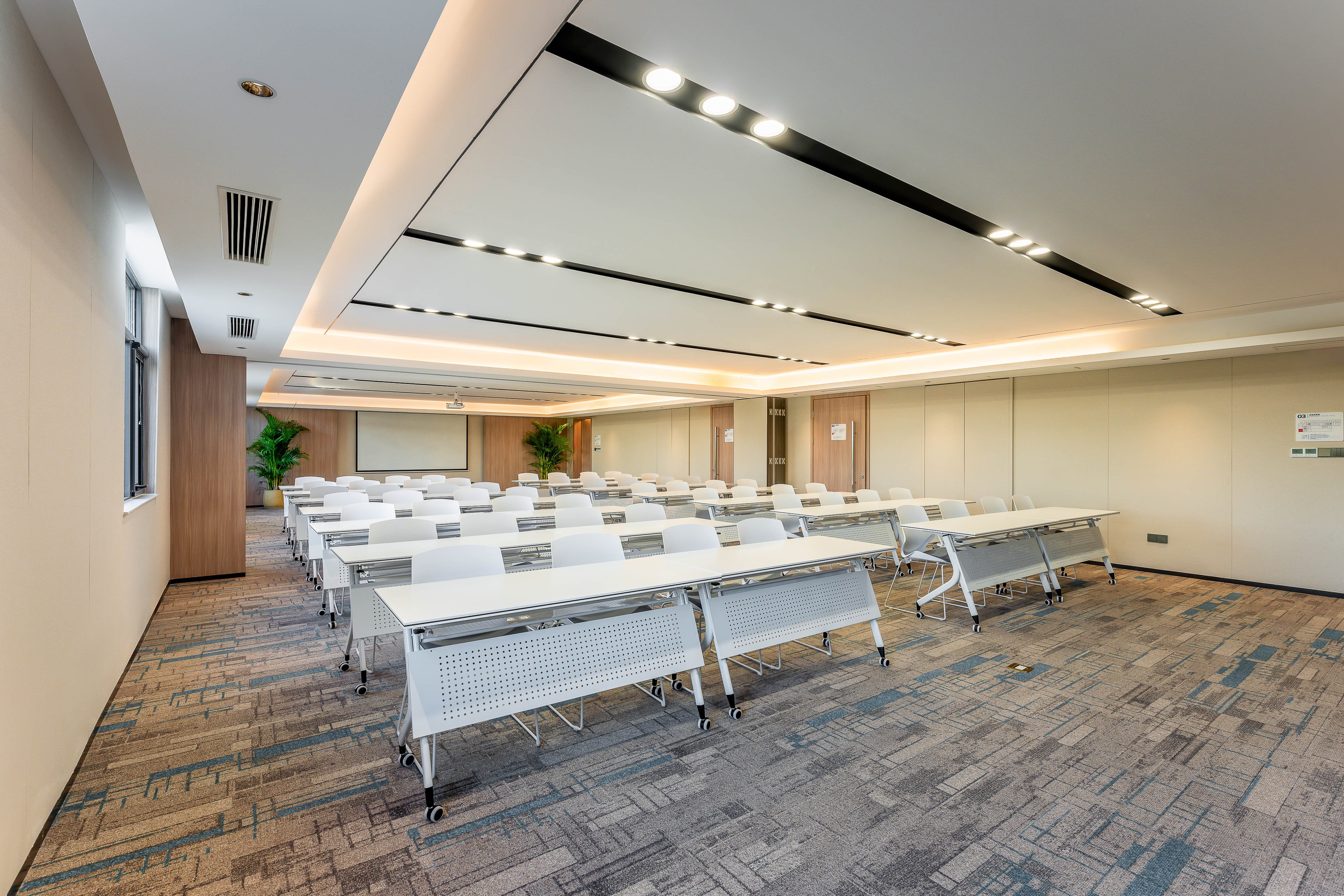 Holiday Inn Express Luoyang Longmen 27/27