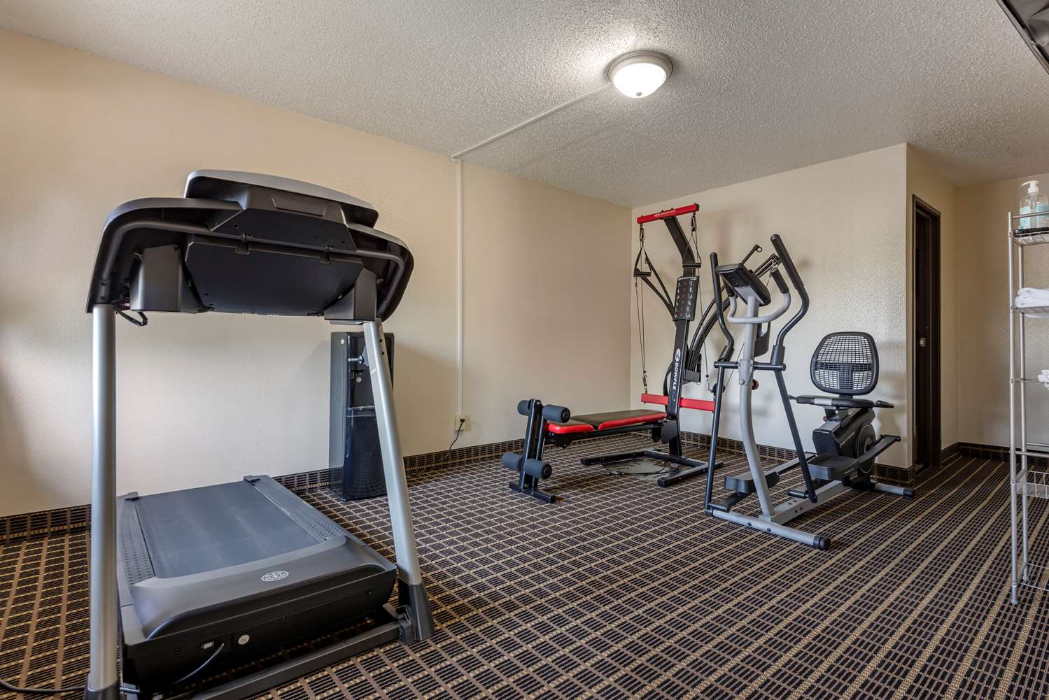 Quality Inn & Suites Warren PA 17/29