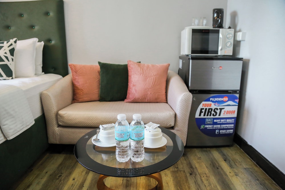 Pacific Bay Grand Suites 36/50