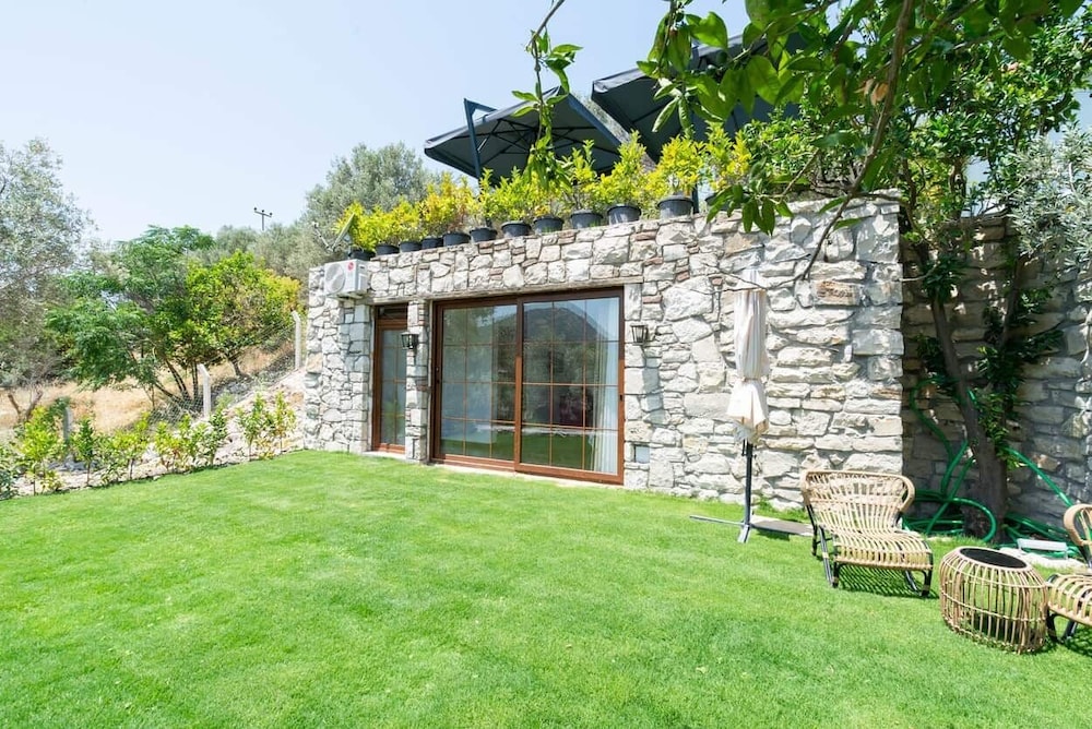 Muyo House Urla 26/28