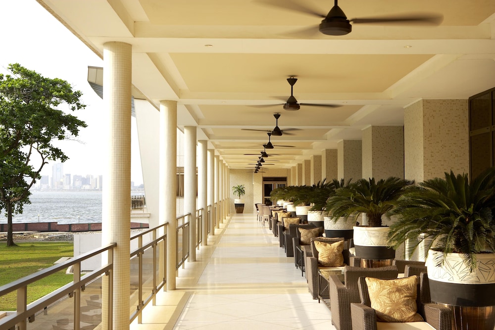 The Federal Palace 24/45