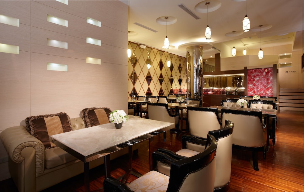Erin Hotel 33/38